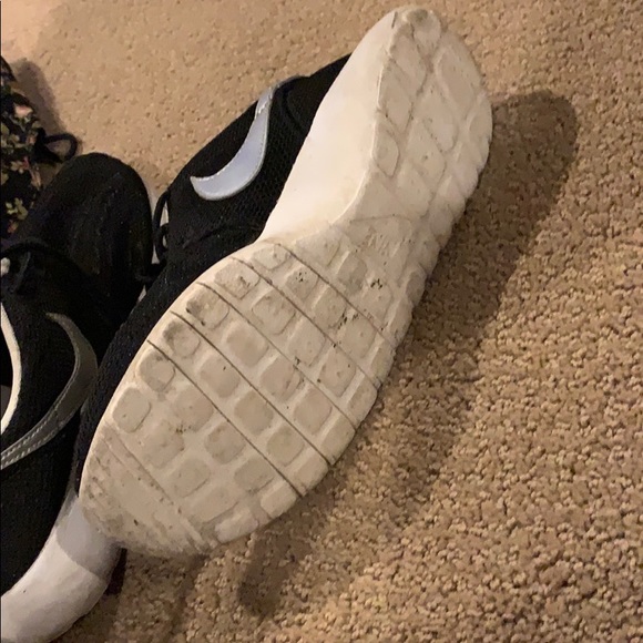 Black Roche - Picture 4 of 4